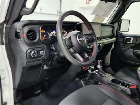 Used 2024 Jeep Wrangler Unlimited Rubicon image 11