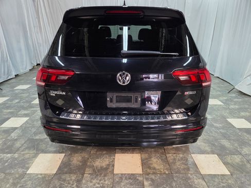 Used 2021 Volkswagen Tiguan SE R-Line image 4