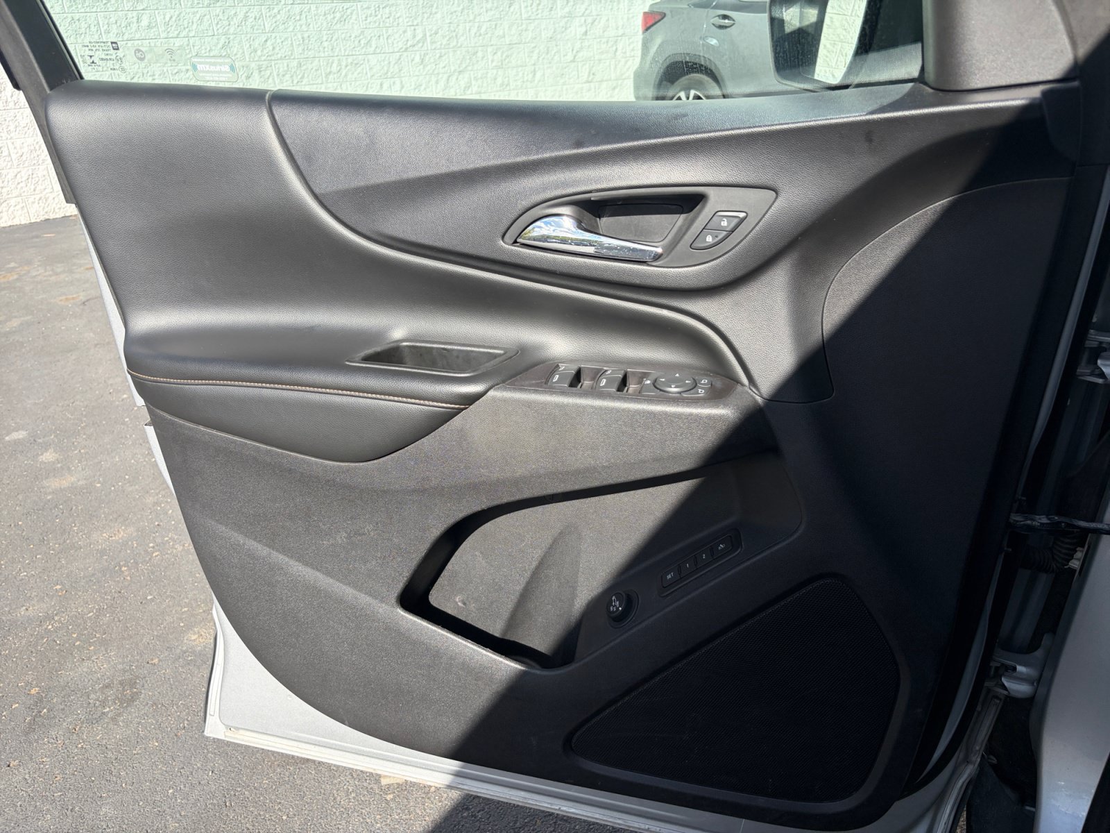 Used 2020 Chevrolet Equinox Premier AWD/4WD image 13