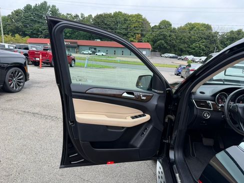 Used 2019 Mercedes-Benz GLS 450 4MATIC image 14
