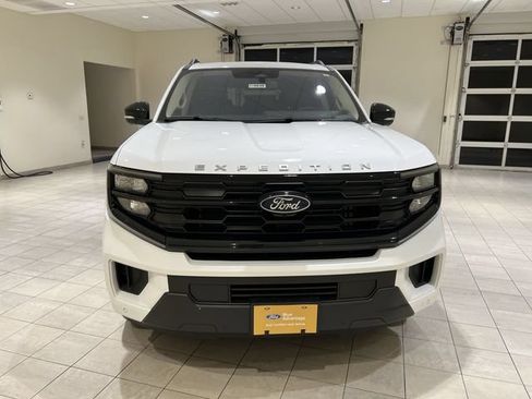 Used 2025 Ford Expedition Active AWD/4WD image 8