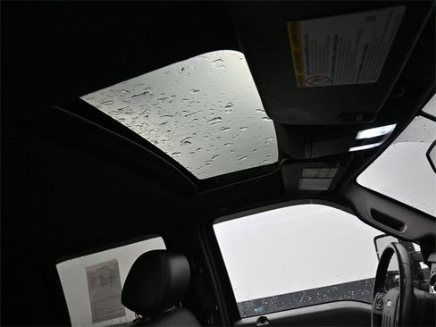 Used 2015 Ford F250 Lariat w/ Lariat Ultimate Package image 9