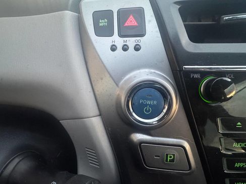 Used 2015 Toyota Prius V Five image 13