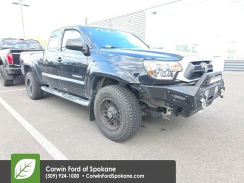 Used 2015 Toyota Tacoma 4x4 Access Cab V6 image 4