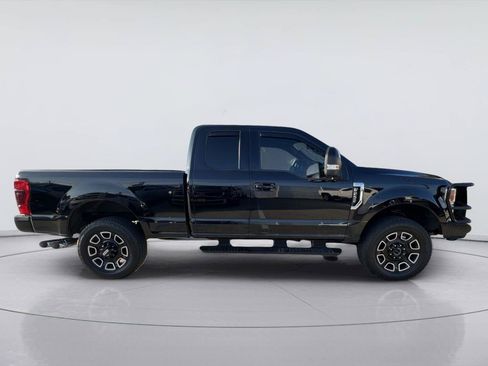 Used 2022 Ford F250 Lariat AWD/4WD image 2