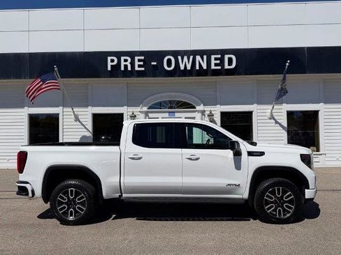 Certified 2025 GMC Sierra 1500 AT4 w/ AT4 Premium Package AWD/4WD image 4