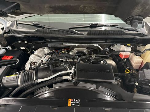 Used 2024 Chevrolet Silverado 2500 LT AWD/4WD image 65