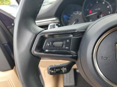 Used 2023 Porsche Macan AWD/4WD image 21