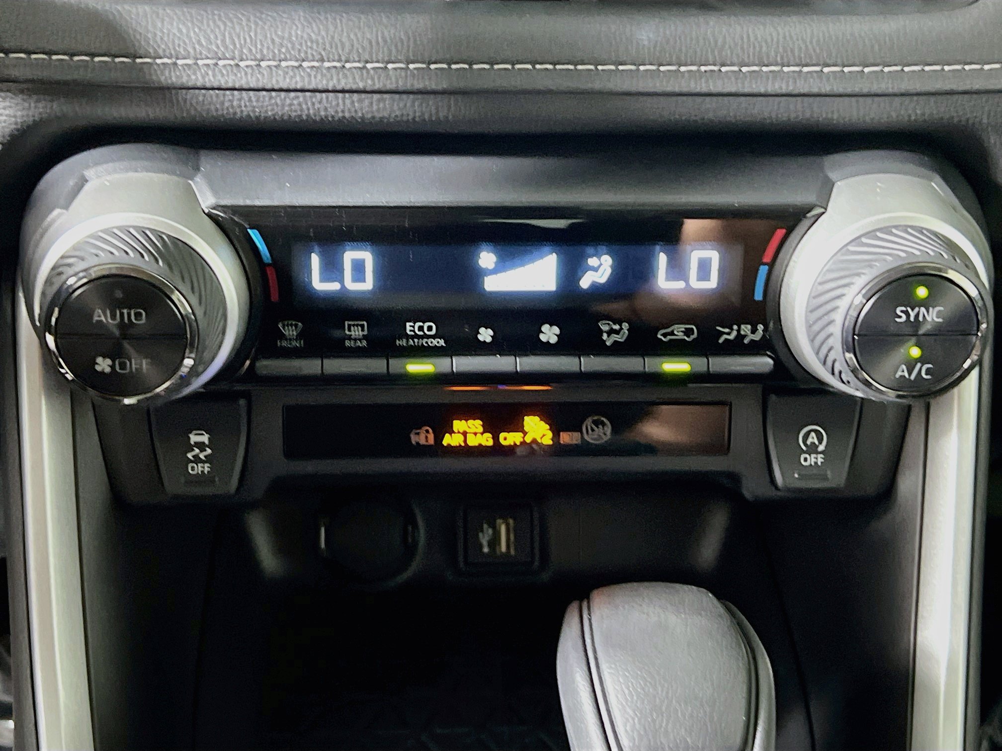 Used 2025 Toyota RAV4 XLE FWD image 26