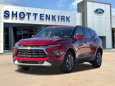 Used 2023 Chevrolet Blazer LT w/ Convenience Package image 3