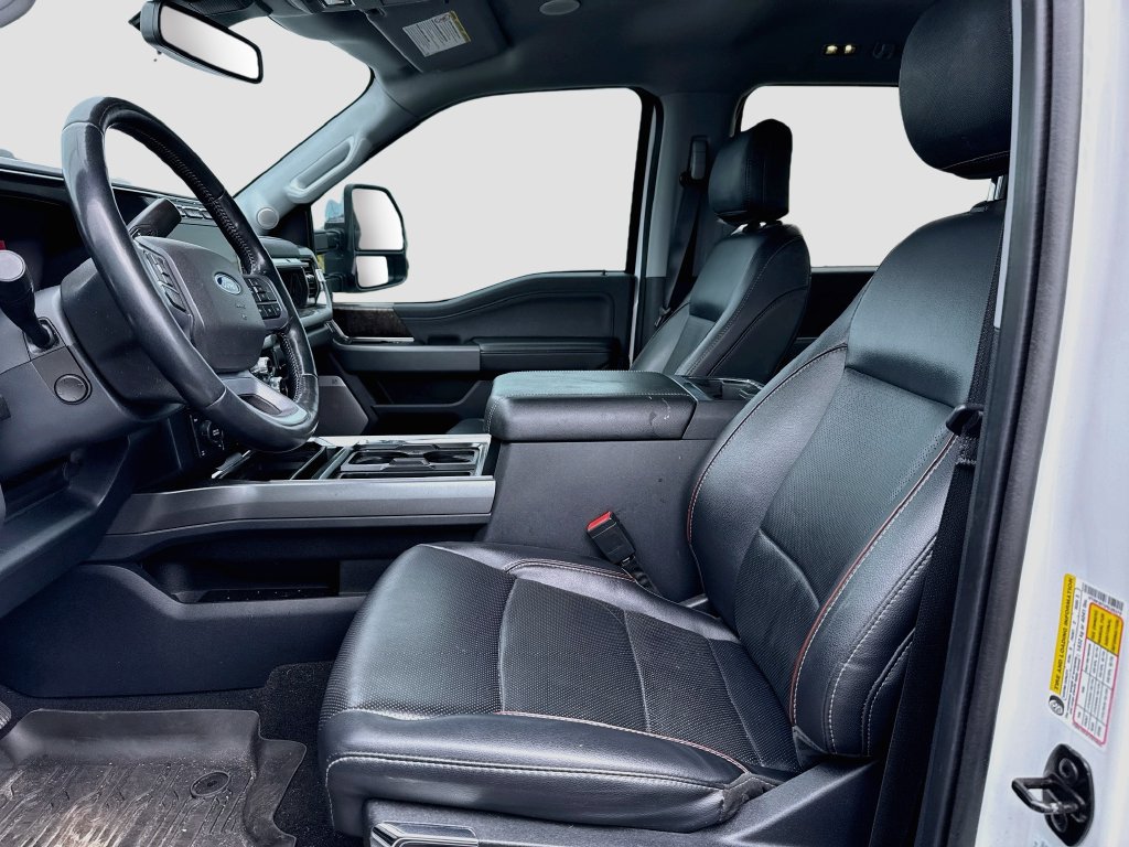 Used 2023 Ford F350 Lariat w/ Lariat Ultimate Package AWD/4WD image 5