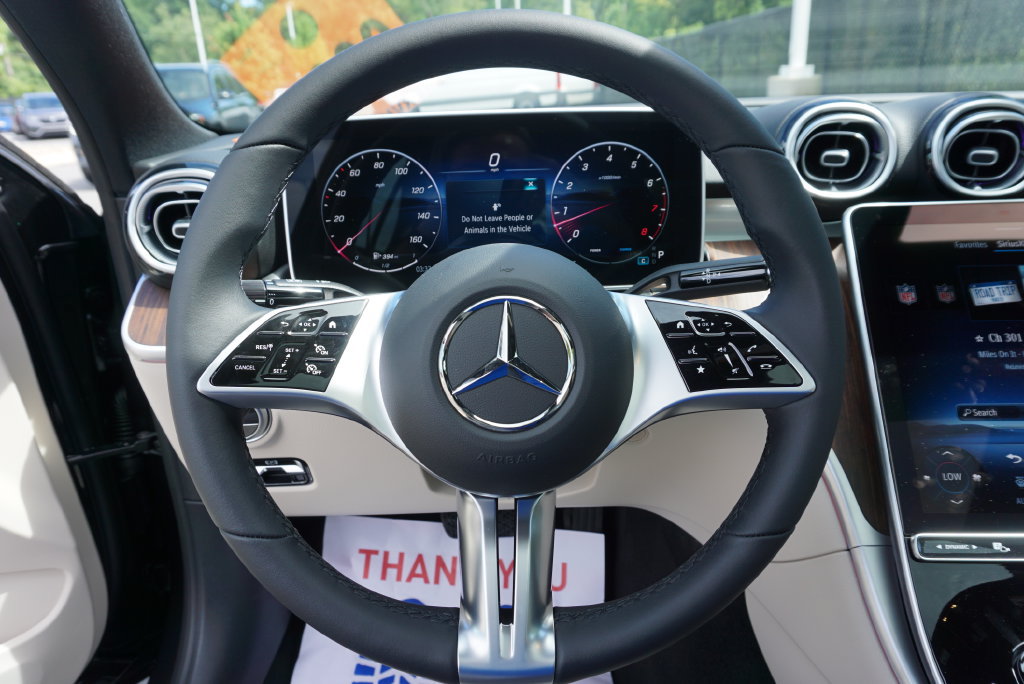 Used 2025 Mercedes-Benz C 300 4MATIC Sedan image 26