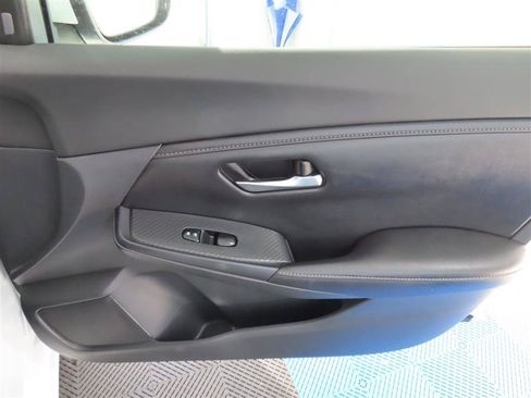 Used 2023 Nissan Sentra SV FWD image 33