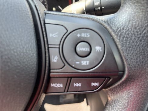 Used 2025 Toyota RAV4 XLE w/ Convenience Package FWD image 14
