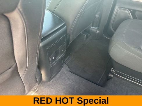 Used 2023 Ford Explorer XLT image 34