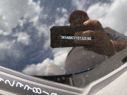 Used 2025 Nissan Sentra SV FWD image 3