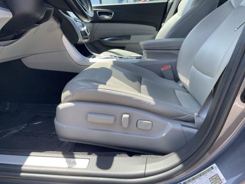 Used 2020 Acura TLX V6 SH-AWD image 3