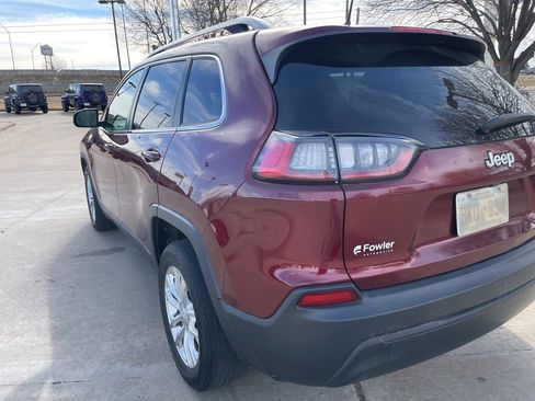 Used 2019 Jeep Cherokee Latitude w/ Popular Appearance Group image 4