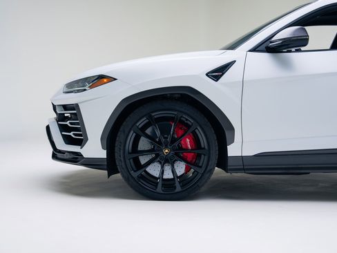 Used 2022 Lamborghini Urus image 15