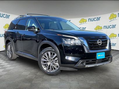 Used 2023 Nissan Pathfinder SL w/ SL Premium Package
