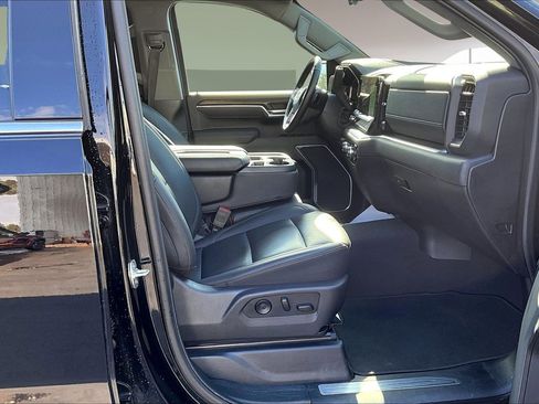 Used 2025 GMC Sierra 1500 SLT image 30