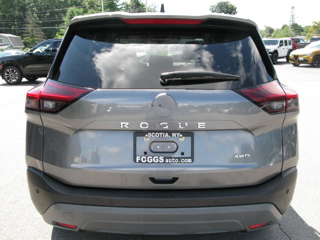 Used 2023 Nissan Rogue S AWD/4WD image 5