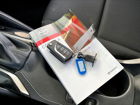 Used 2023 Toyota Corolla LE image 14