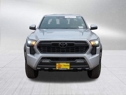 Certified 2025 Toyota Tacoma TRD Off-Road image 2