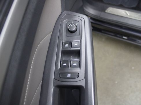 Used 2021 Volkswagen Atlas SE image 12