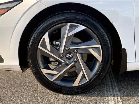 Certified 2025 Hyundai Elantra Sport image 8
