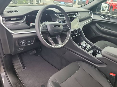New 2026 Jeep Grand Cherokee Laredo AWD/4WD image 22