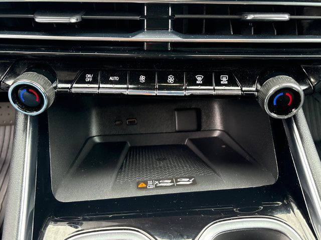 Certified 2026 Chevrolet Traverse LT w/ LPO, Floor Liner Package AWD/4WD image 33