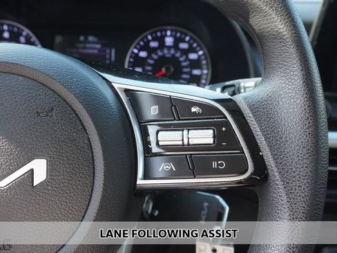 Used 2024 Kia Forte LXS w/ LXS Technology Package FWD image 3
