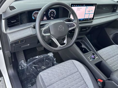 Certified 2025 Volkswagen Tiguan S FWD image 10