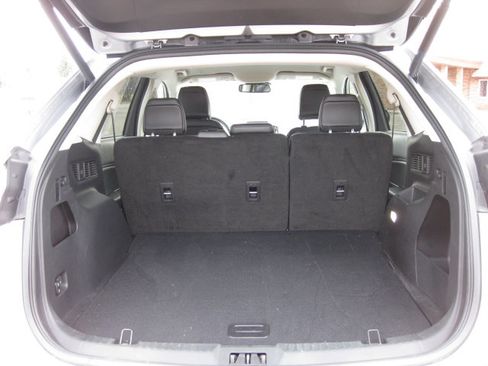 Used 2024 Ford Edge SEL w/ Convenience Package image 9