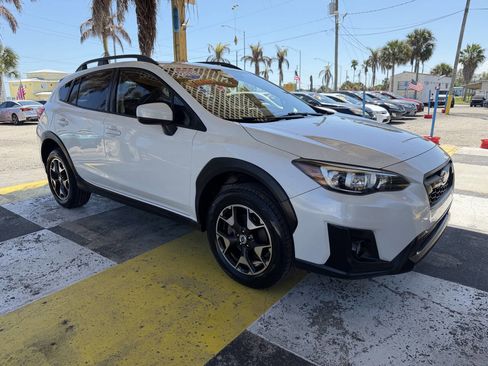 Used 2018 Subaru Crosstrek 2.0i Premium image 3
