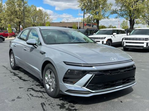 New 2026 Hyundai Sonata SE FWD image 4