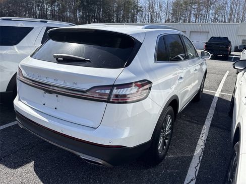 Used 2022 Lincoln Nautilus FWD w/ Premium Package image 20