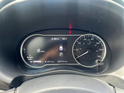 Used 2019 Nissan Kicks SV FWD image 16