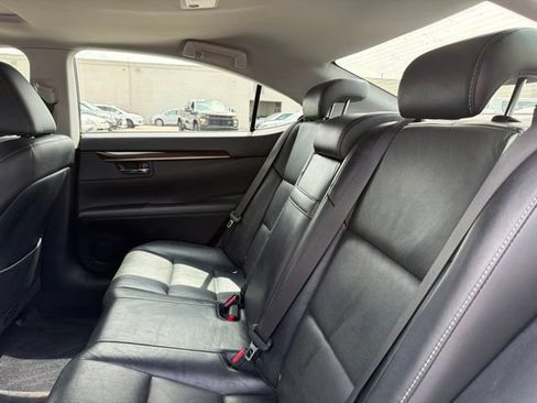Used 2014 Lexus ES 350 w/ Luxury Package FWD image 21