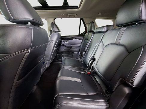 Used 2024 Honda Pilot Touring image 24