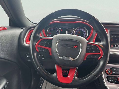 Used 2019 Dodge Challenger SXT RWD image 18