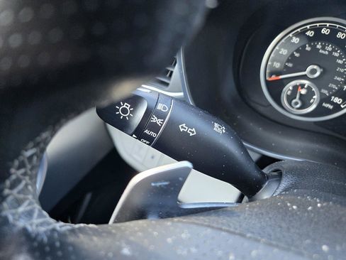 Used 2023 Genesis G70 2.0T image 22