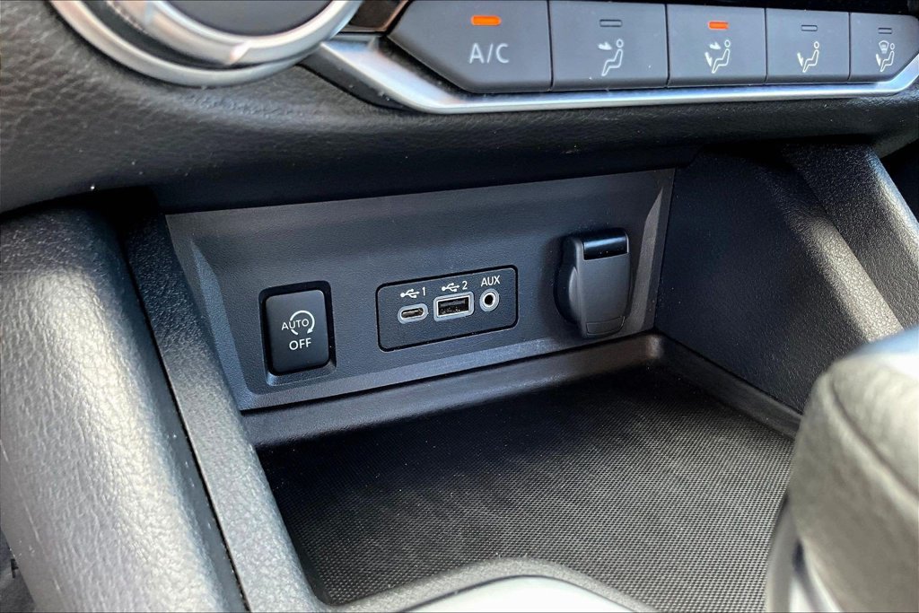 Used 2025 Nissan Sentra SV FWD image 18