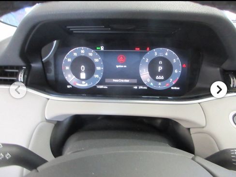 Used 2023 Land Rover Range Rover Evoque SE AWD/4WD image 6