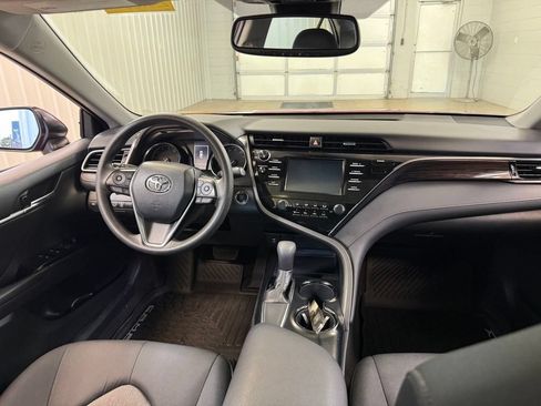 Used 2019 Toyota Camry LE w/ Convenience Package FWD image 29