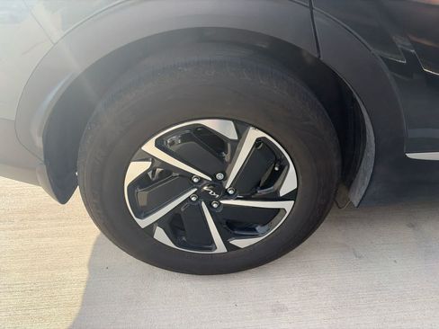 Certified 2025 Kia Sportage LX FWD image 13