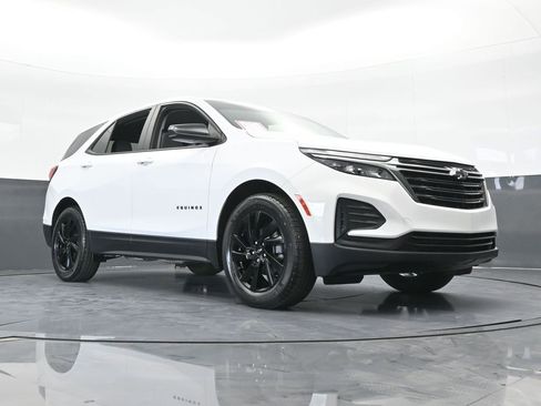 Used 2023 Chevrolet Equinox LS w/ Sport Edition image 57