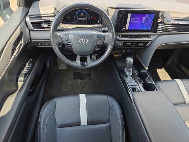 Used 2025 Toyota Camry SE FWD image 12