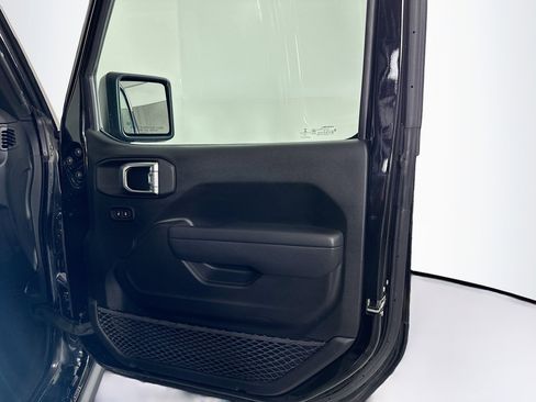 Used 2023 Jeep Wrangler Unlimited w/ Sun & Screen Package AWD/4WD image 30
